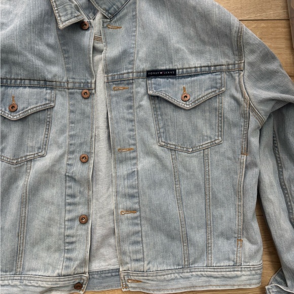 Y2K Oversized Denim Jacket Tommy Hilfiger Tommy Jeans Lightwash Denim Jacket - Picture 6 of 7